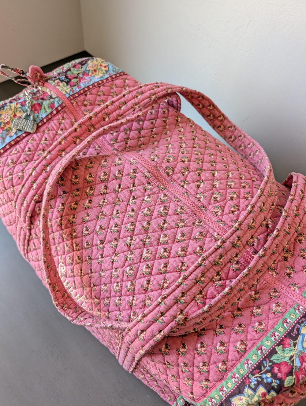 Vintage 2003 Vera Bradley Pink Pansy Large Duffel 24” Quilted Cotton Made In USA - Picture 3 of 16